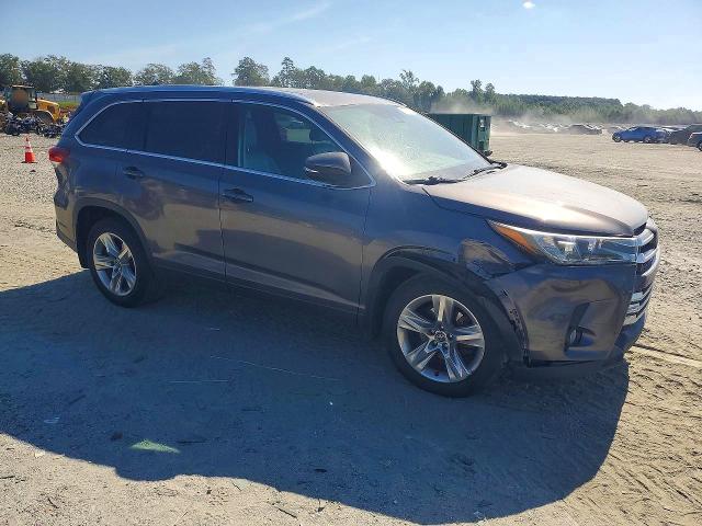 67971256 :رقم المزاد ، 5TDDZRFH4JS496279 vin ، 2018 Toyota Highlander مزاد بيع