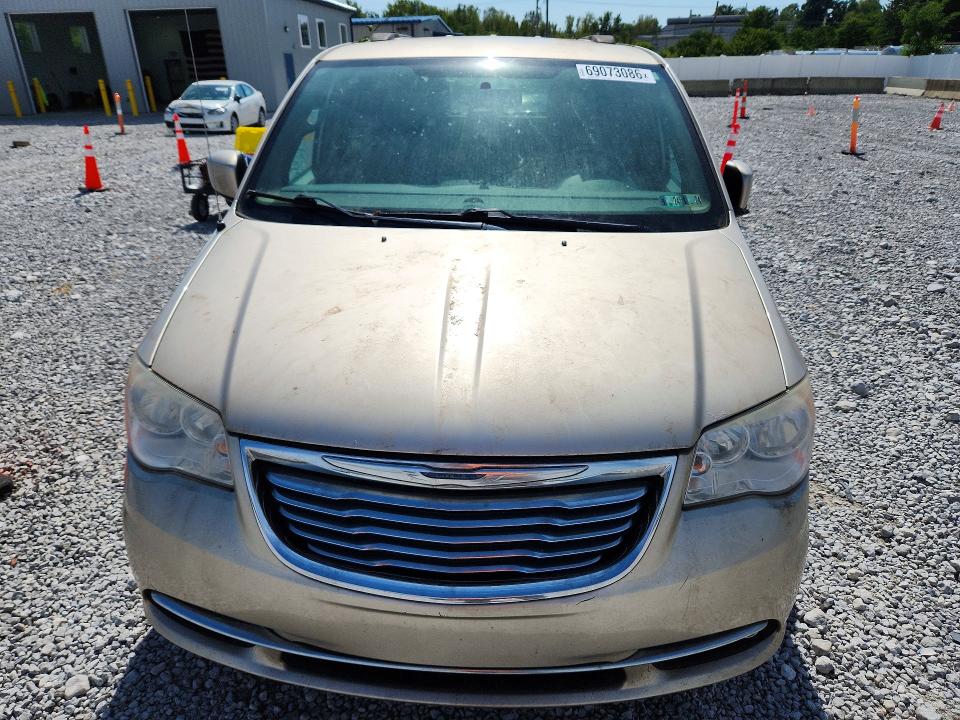 69073086 :رقم المزاد ، 2C4RC1BG1DR588940         vin ، 2013 Chrysler Town & Country مزاد بيع