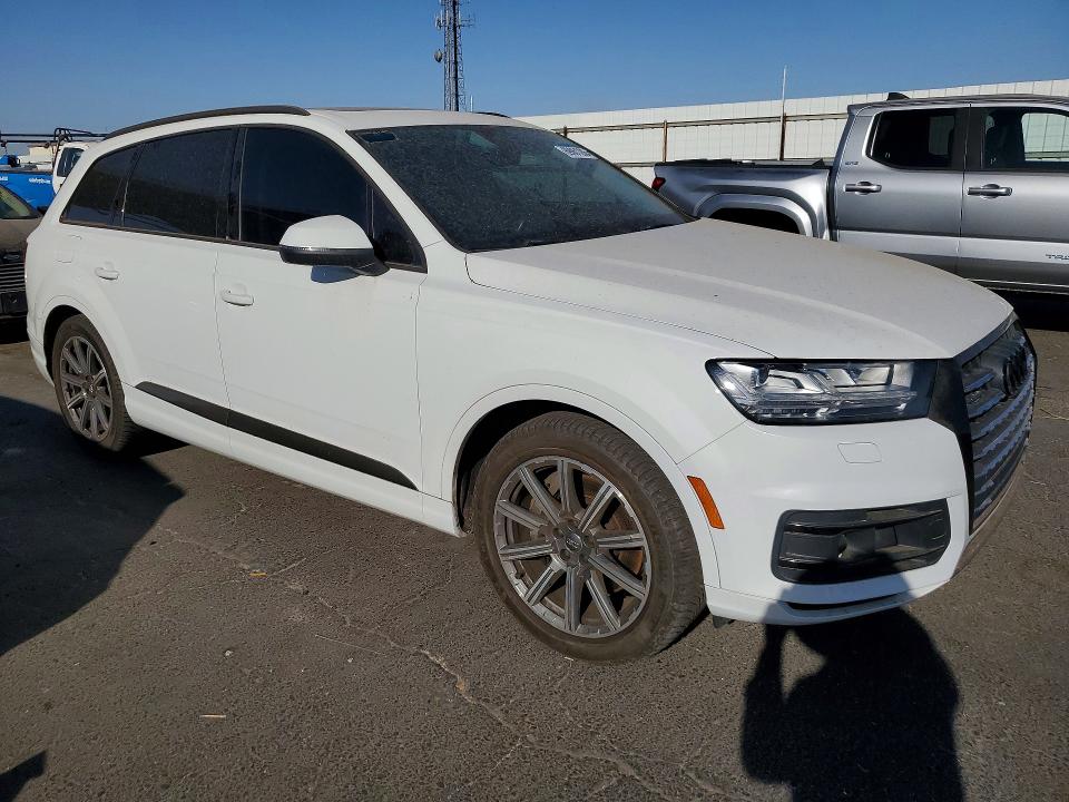 Продаж на аукціоні авто 2018 Audi Q7, vin: WA1VAAF79JD026131, номер лоту: 69061286