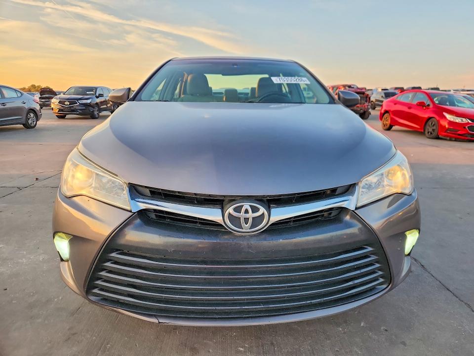 70355286 :رقم المزاد ، 4T4BF1FKXGR530521 vin ، 2016 Toyota Camry مزاد بيع