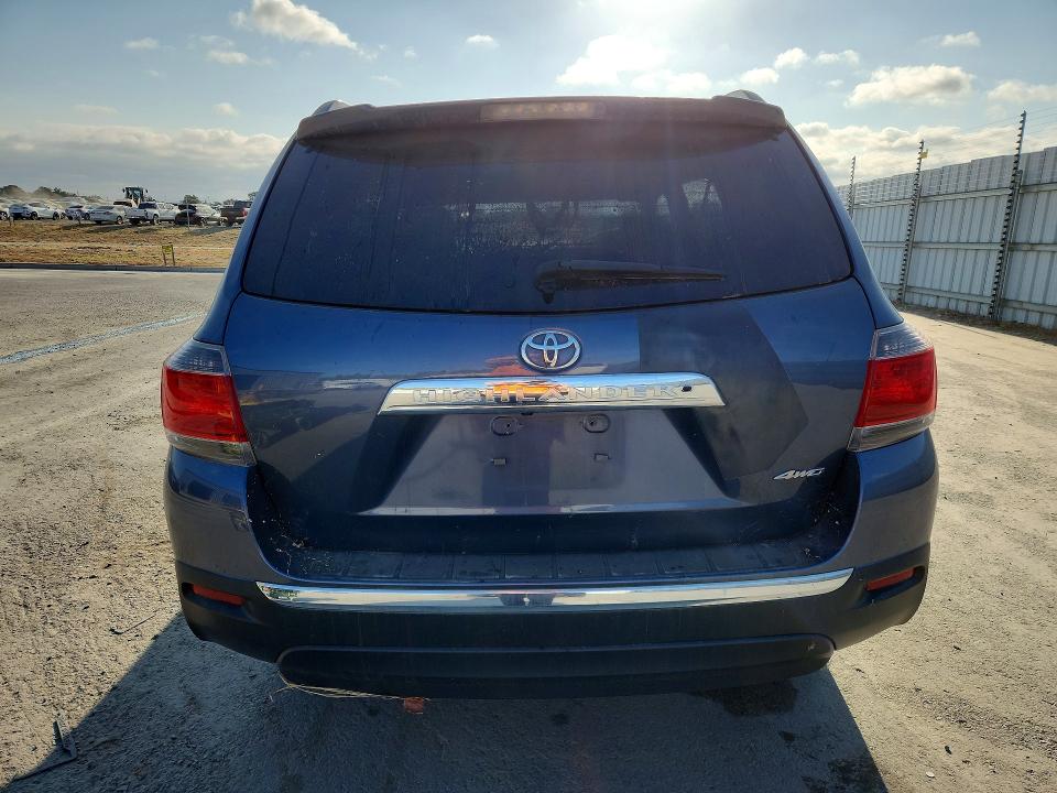 2013 Toyota Highlander მანქანა იყიდება აუქციონზე, vin: 5TDBK3EH6DS270050, აუქციონის ნომერი: 66979616