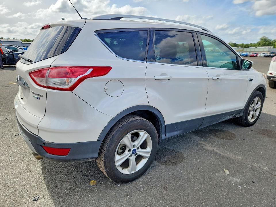 2014 Ford Escape მანქანა იყიდება აუქციონზე, vin: 1FMCU9J96EUB52721, აუქციონის ნომერი: 69983386
