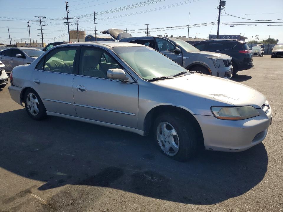 1998 Honda Accord მანქანა იყიდება აუქციონზე, vin: 1HGCG6679WA158017, აუქციონის ნომერი: 69462256