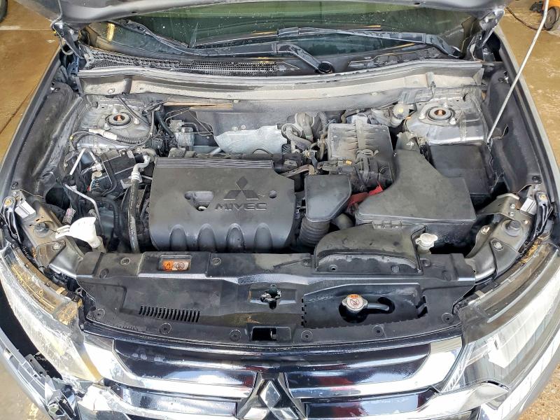 67117386 :رقم المزاد ، JA4AZ3A33JZ021081 vin ، 2018 Mitsubishi Outlander مزاد بيع
