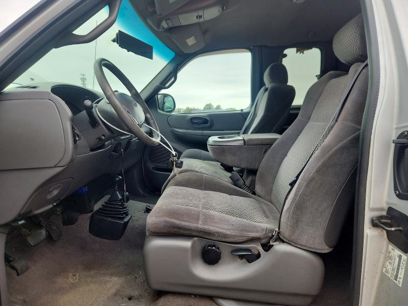 69819176 :رقم المزاد ، 1FTRX18L82NA86266 vin ، 2002 Ford F150 مزاد بيع