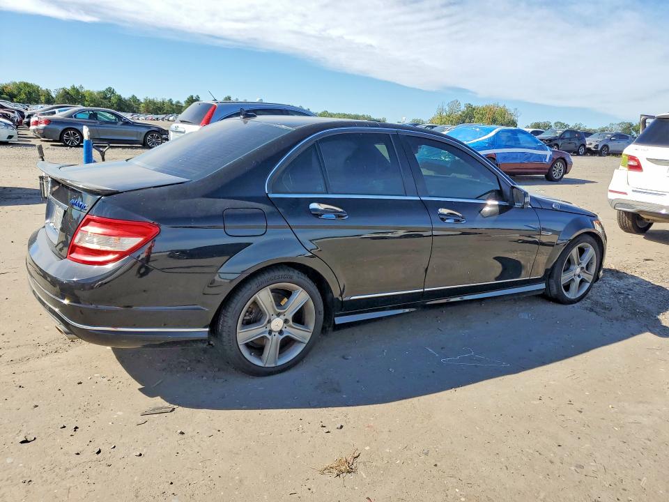 2010 Mercedes-benz C მანქანა იყიდება აუქციონზე, vin: WDDGF8BB1AR131046, აუქციონის ნომერი: 70704706