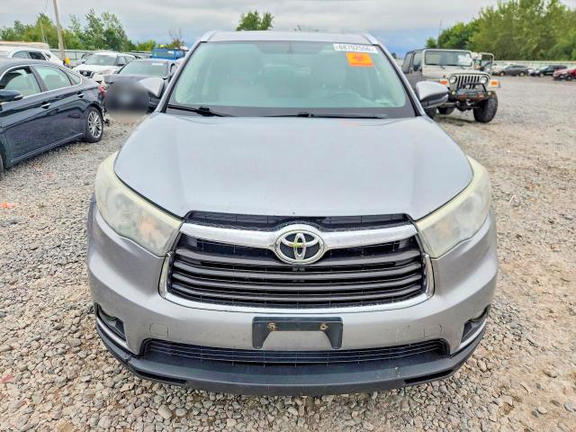 68702556 :رقم المزاد ، 5TDJKRFH6FS075792 vin ، 2015 Toyota Highlander مزاد بيع