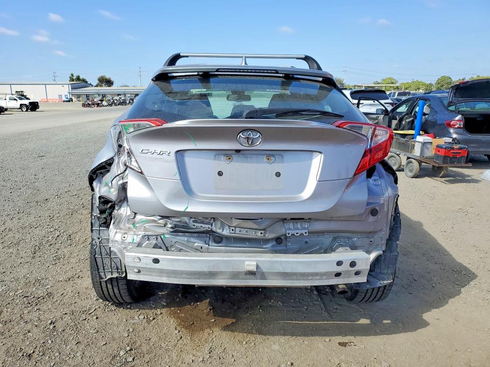 2018 Toyota C-hr მანქანა იყიდება აუქციონზე, vin: NMTKHMBX9JR032414, აუქციონის ნომერი: 69001326