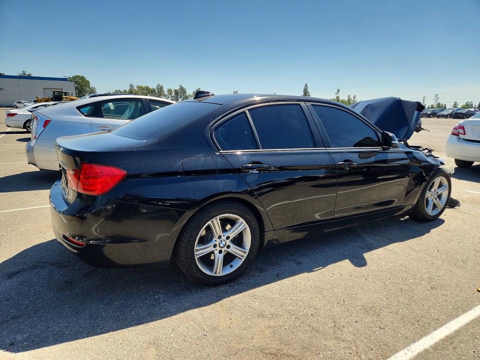68842176 :رقم المزاد ، WBA3C1C53DF443762 vin ، 2013 Bmw 328 مزاد بيع
