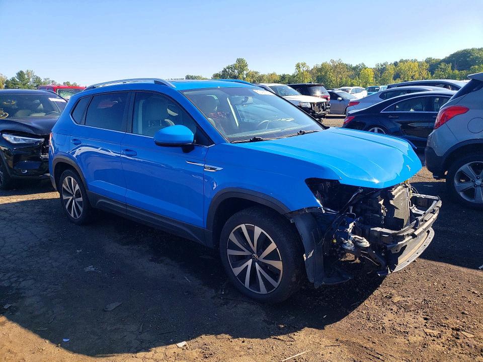67492736 :رقم المزاد ، 3VVLX7B26NM092950 vin ، 2022 Volkswagen Taos مزاد بيع