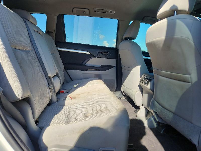 68661706 :رقم المزاد ، 5TDZARFH2HS027621 vin ، 2017 Toyota Highlander مزاد بيع