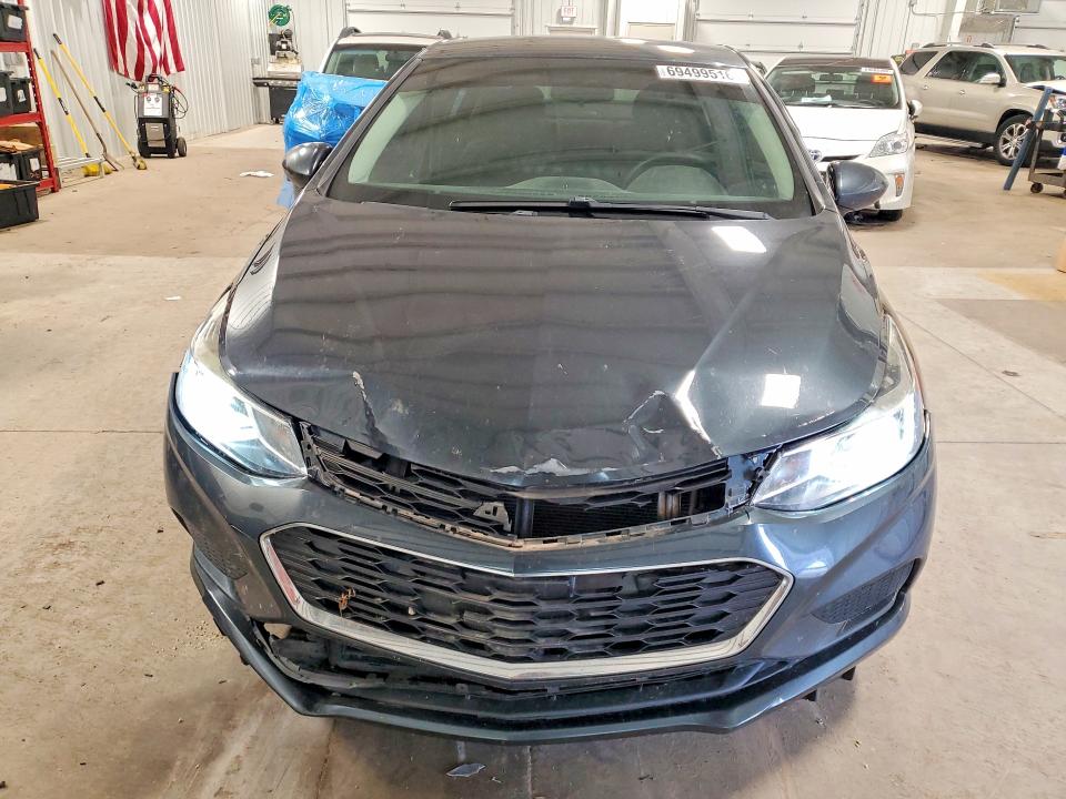 69499516 :رقم المزاد ، 1G1BG5SE6J7211506 vin ، 2018 Chevrolet Cruze مزاد بيع