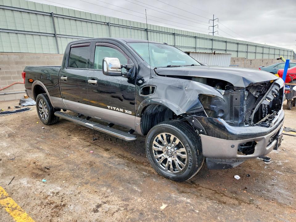 67013276 :رقم المزاد ، 1N6BA1F43HN508965 vin ، 2017 Nissan Titan Xd مزاد بيع