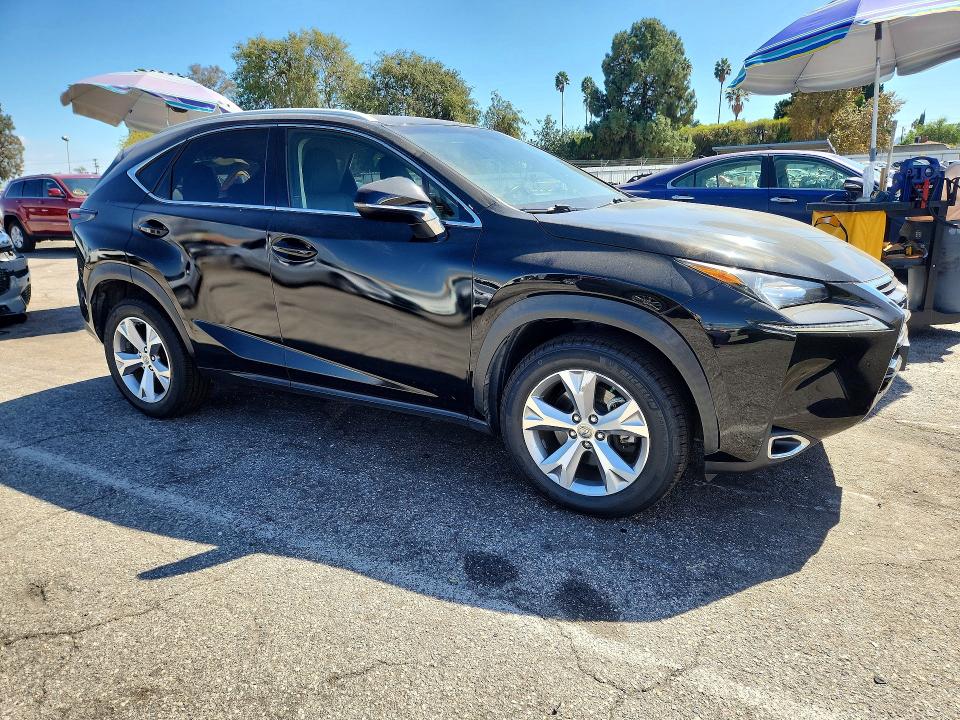 70801256 :رقم المزاد ، JTJYARBZ8H2054952 vin ، 2017 Lexus Nx 200t مزاد بيع