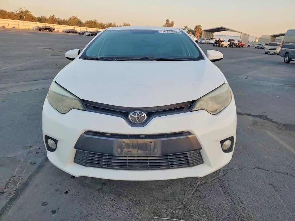 70218006 :رقم المزاد ، 5YFBURHE9FP278640 vin ، 2015 Toyota Corolla مزاد بيع