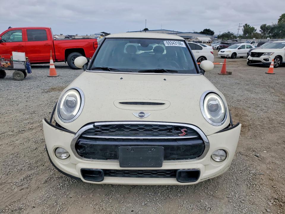 Продаж на аукціоні авто 2017 Mini Cooper, vin: WMWXP7C34H2A45970, номер лоту: 69343186