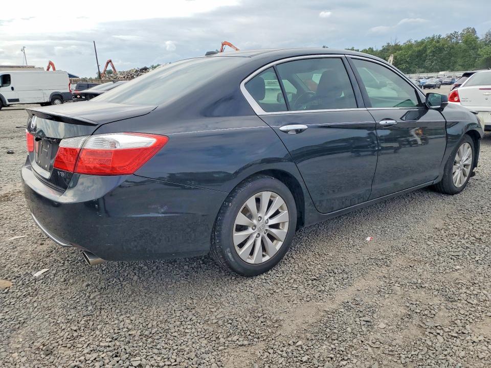 Продажа на аукционе авто 2015 Honda Accord, vin: 1HGCR3F89FA016588, номер лота: 68031916