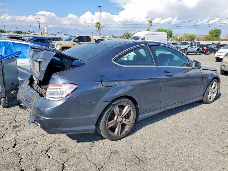 2014 Mercedes-benz C მანქანა იყიდება აუქციონზე, vin: WDDGJ4HB4EG171962, აუქციონის ნომერი: 69641136