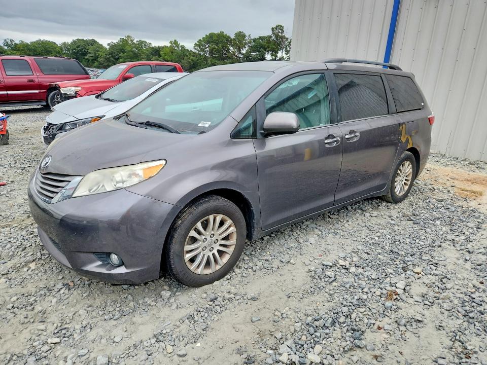 Aukcja sprzedaży 2015 Toyota Sienna, vin: 5TDYK3DC8FS605764, numer aukcji: 69958026