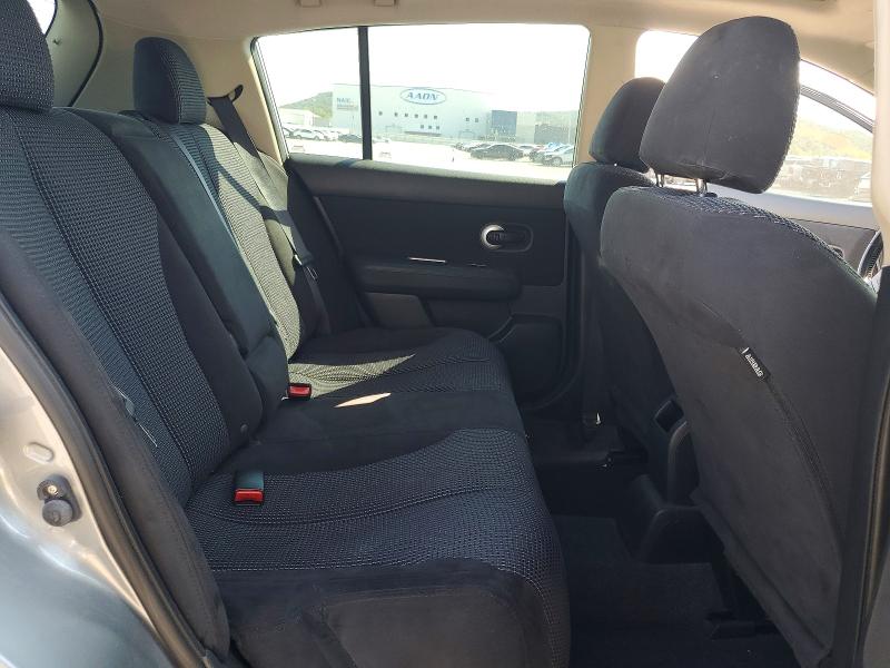 69696326 :رقم المزاد ، 3N1BC1CP4BL389958 vin ، 2011 Nissan Versa مزاد بيع