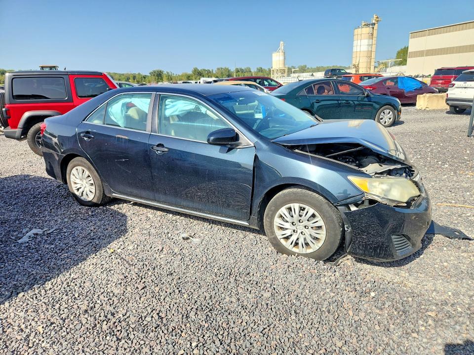 69594576 :رقم المزاد ، 4T4BF1FK7CR225262 vin ، 2012 Toyota Camry مزاد بيع