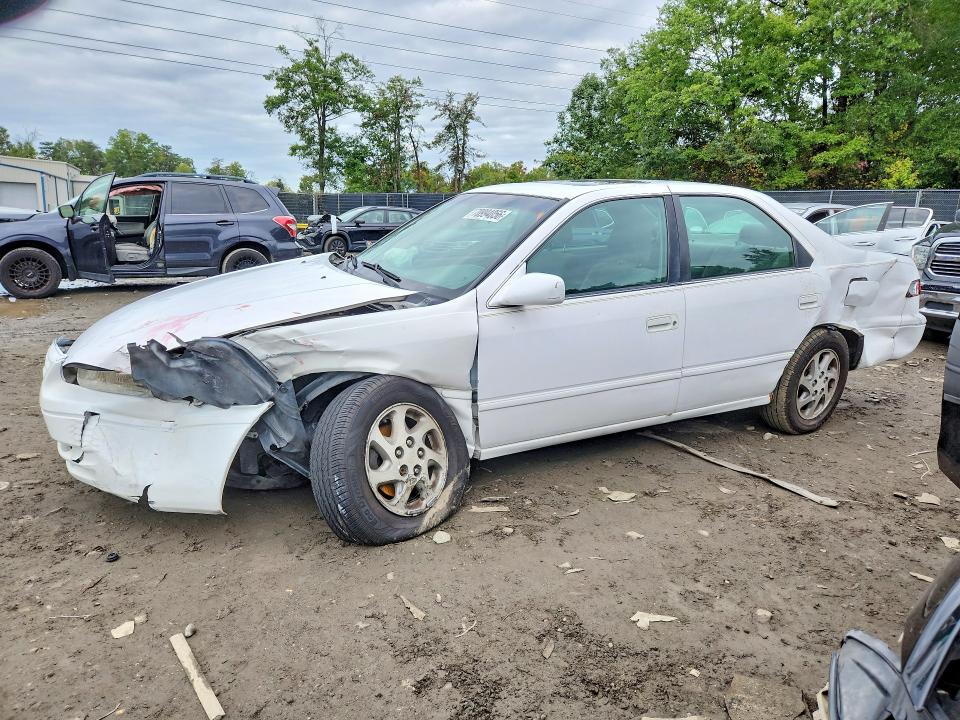 1998 Toyota Camry მანქანა იყიდება აუქციონზე, vin: 4T1BF22K9WU926735, აუქციონის ნომერი: 70994056