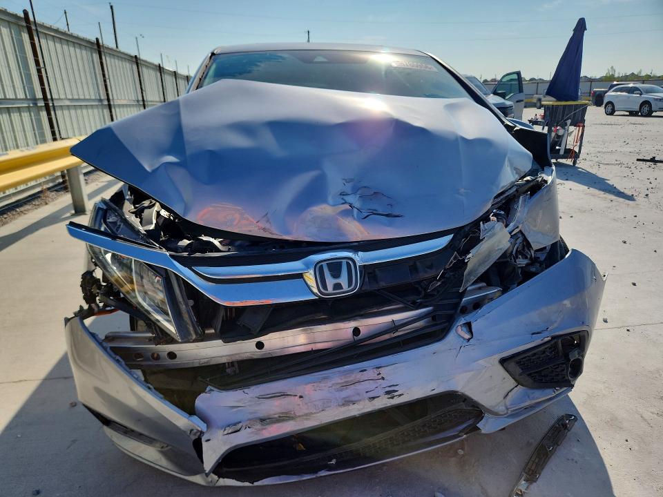 68785956 :رقم المزاد ، 5FNRL6H76JB038208 vin ، 2018 Honda Odyssey مزاد بيع
