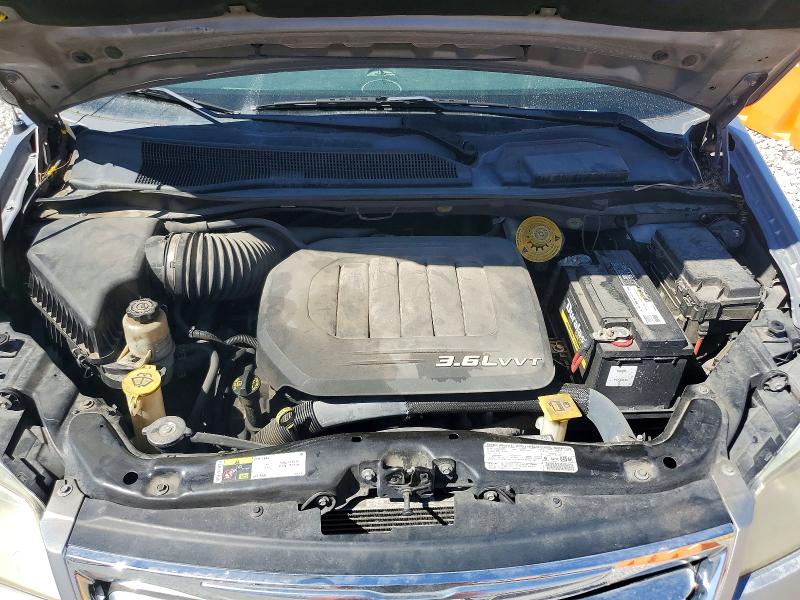 70321636 :رقم المزاد ، 2C4RC1BGXDR744120 vin ، 2013 Chrysler Town & Country مزاد بيع