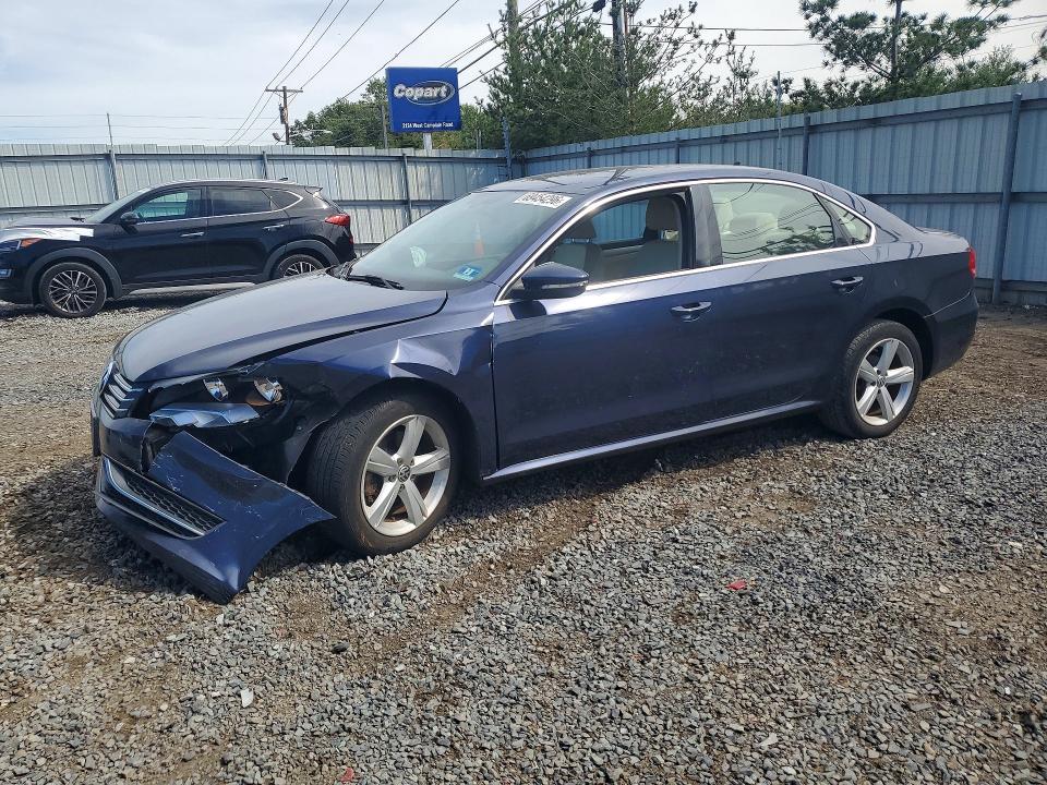 69454296 :رقم المزاد ، 1VWBP7A32CC052462 vin ، 2012 Volkswagen Passat مزاد بيع