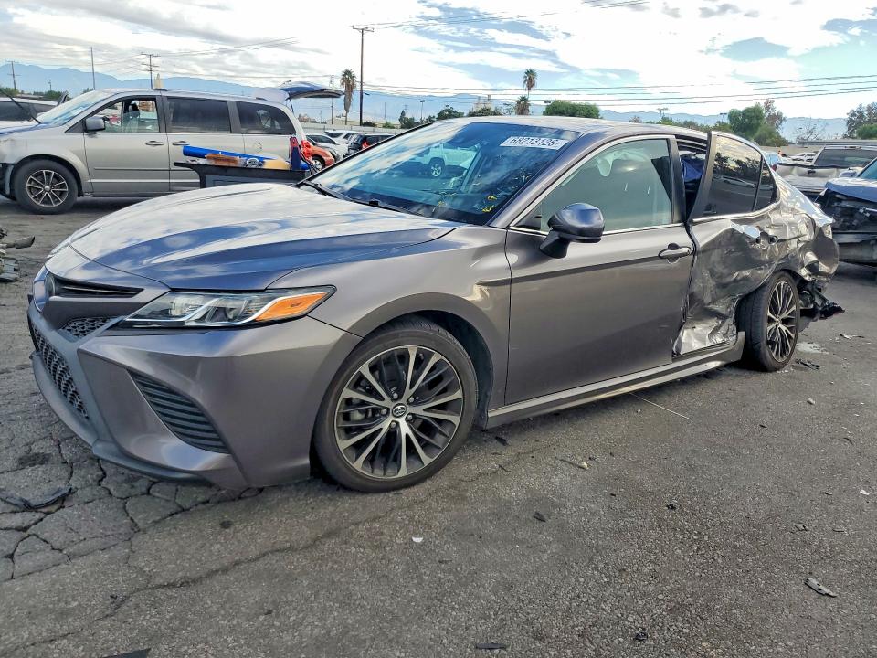 Продажа на аукционе авто 2018 Toyota Camry, vin: 4T1B11HK8JU647057, номер лота: 68213126