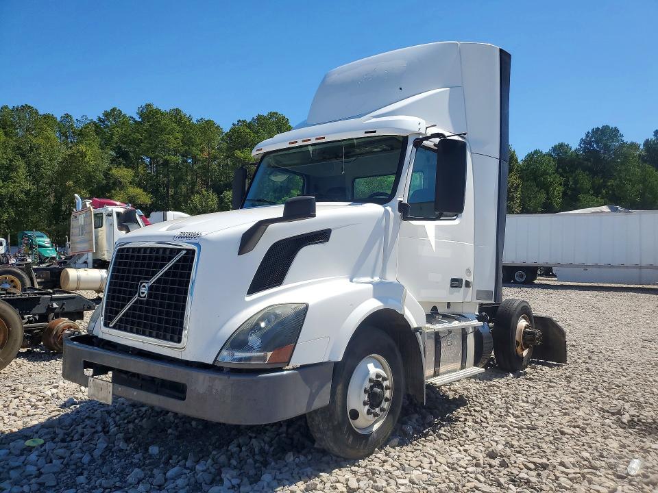 70538996 :رقم المزاد ، 4V4N39TG9HN987968 vin ، 2017 Volvo Vnl مزاد بيع