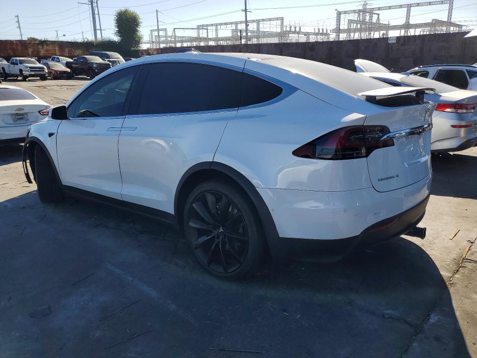 Продажа на аукционе авто 2017 Tesla Model X, vin: 5YJXCBE21HF044050, номер лота: 70553976