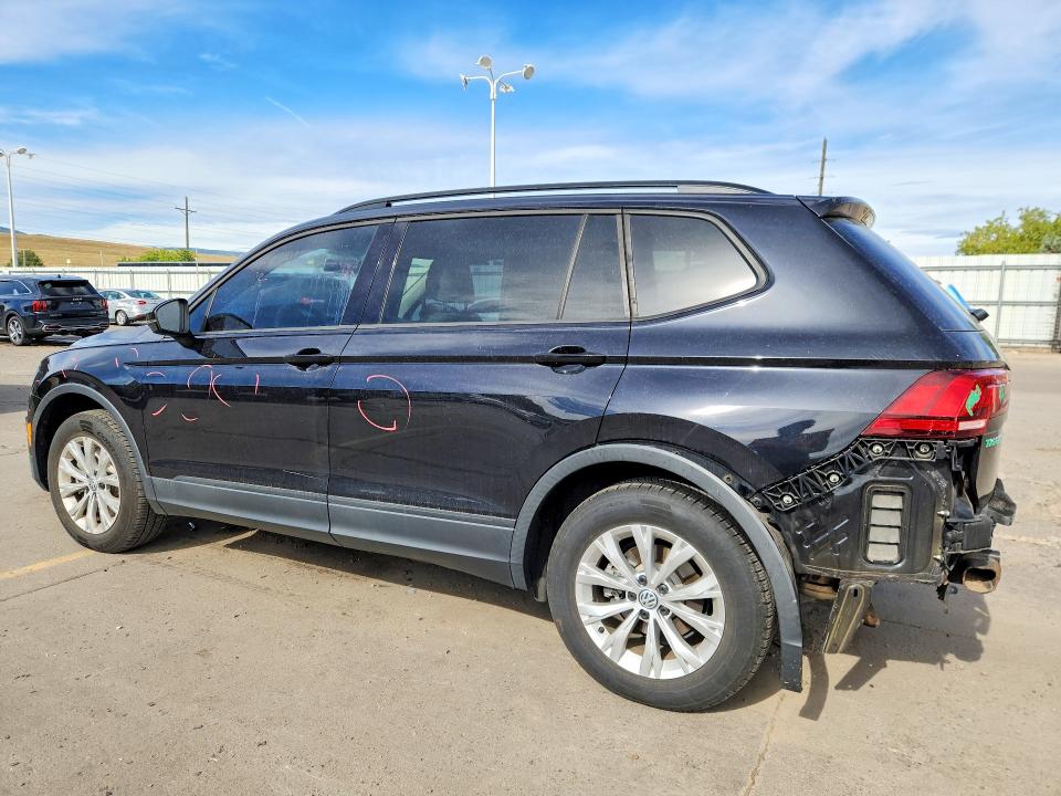 69338096 :رقم المزاد ، 3VV0B7AX4KM095808 vin ، 2019 Volkswagen Tiguan مزاد بيع
