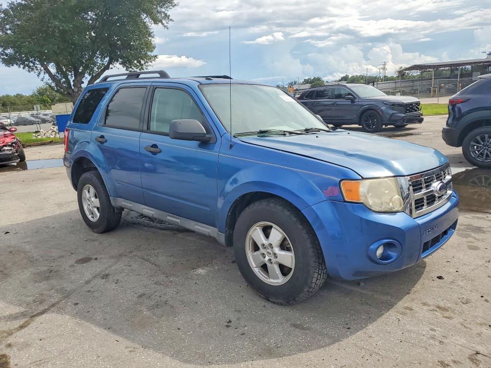 2010 Ford Escape მანქანა იყიდება აუქციონზე, vin: 1FMCU0DG9AKB89905, აუქციონის ნომერი: 68221786
