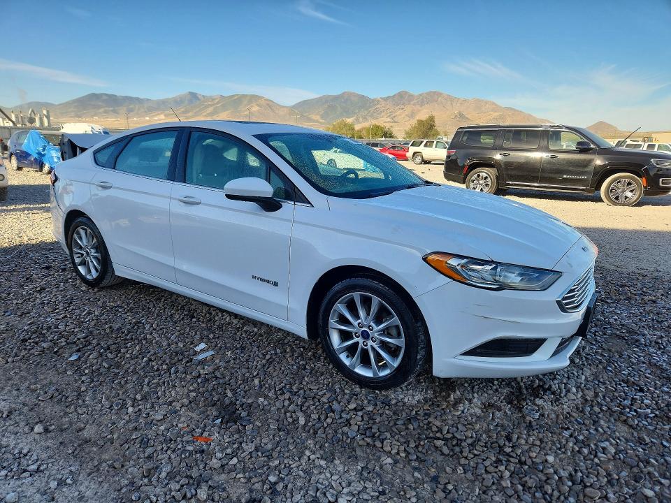 Продаж на аукціоні авто 2017 Ford Fusion, vin: 3FA6P0LU3HR357663, номер лоту: 68240096