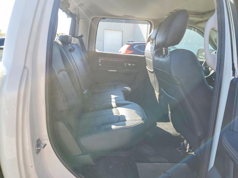 70221016 :رقم المزاد ، 1C6RR7NM2JS252993 vin ، 2018 Ram 1500 مزاد بيع