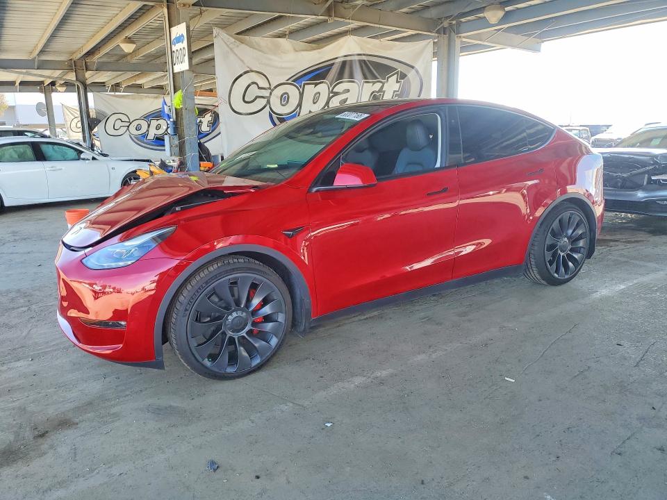68307186 :رقم المزاد ، 7SAYGDEF3PF861643 vin ، 2023 Tesla Model Y مزاد بيع