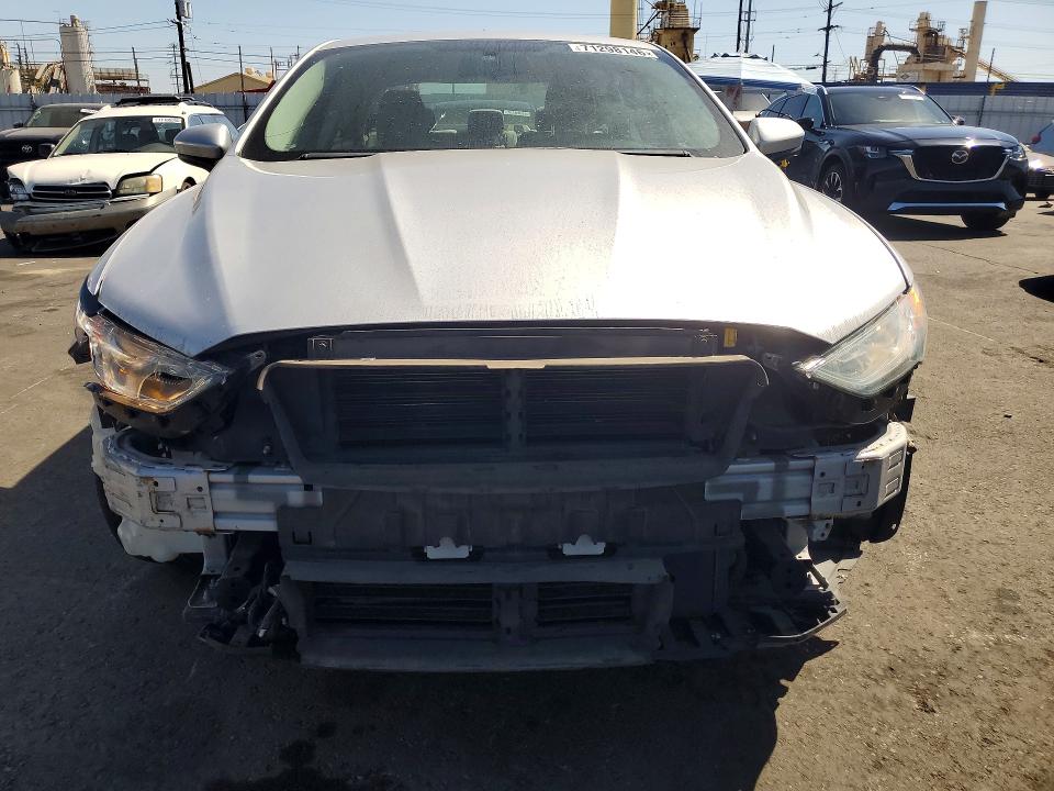 71298146 :رقم المزاد ، 3FA6P0UU7JR273575 vin ، 2018 Ford Fusion مزاد بيع