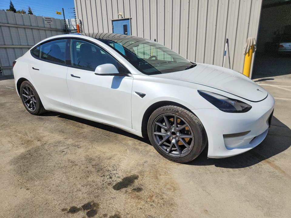 Продажа на аукционе авто 2023 Tesla Model 3, vin: 5YJ3E1EA8PF452294, номер лота: 70015616