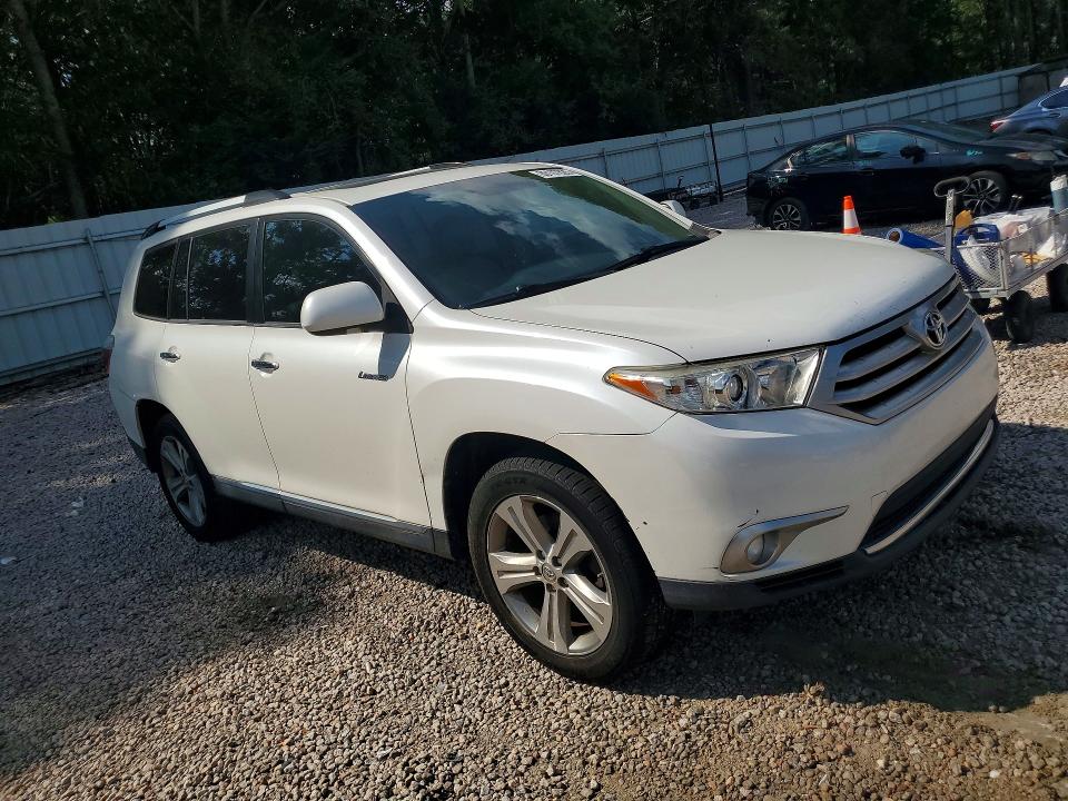 Auction sale of the 2011 Toyota Highlander, vin: 5TDYK3EH6BS026566        , lot number: 69107826