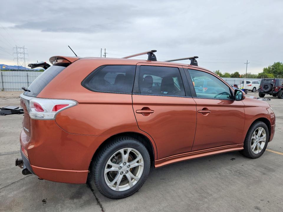 2014 Mitsubishi Outlander მანქანა იყიდება აუქციონზე, vin: JA4AZ3A30EZ004597, აუქციონის ნომერი: 70018506