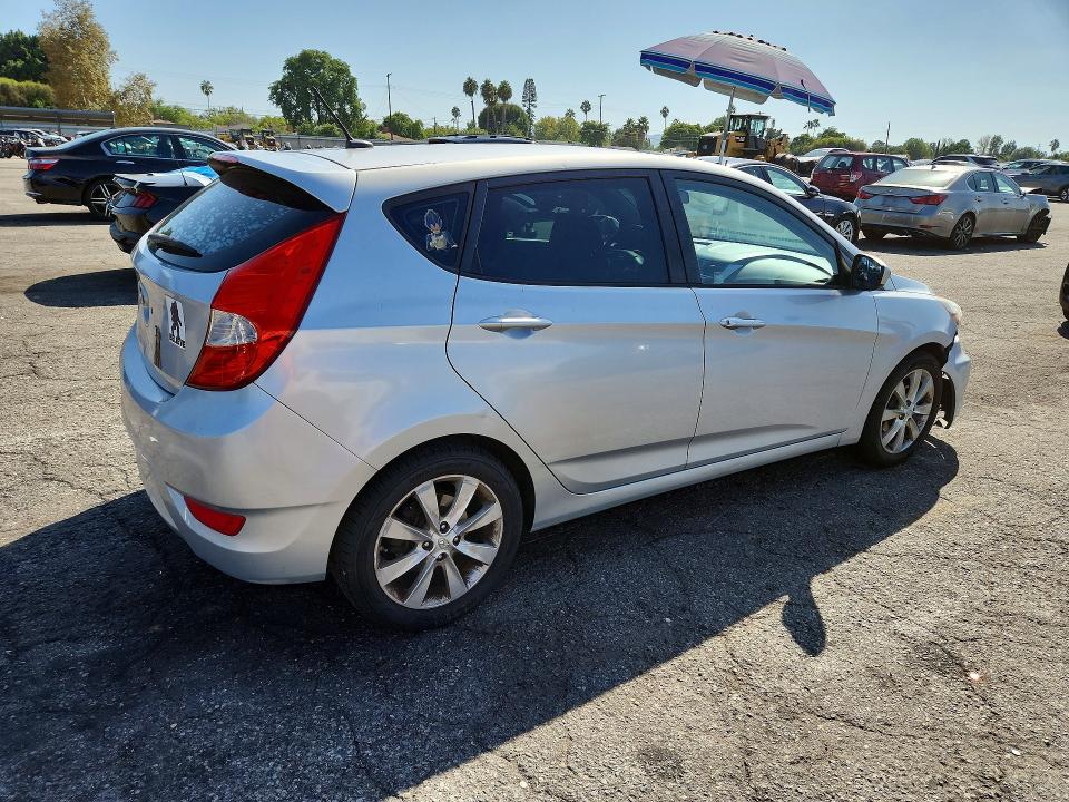 Продаж на аукціоні авто 2012 Hyundai Accent, vin: KMHCU5AE1CU004589, номер лоту: 69822266
