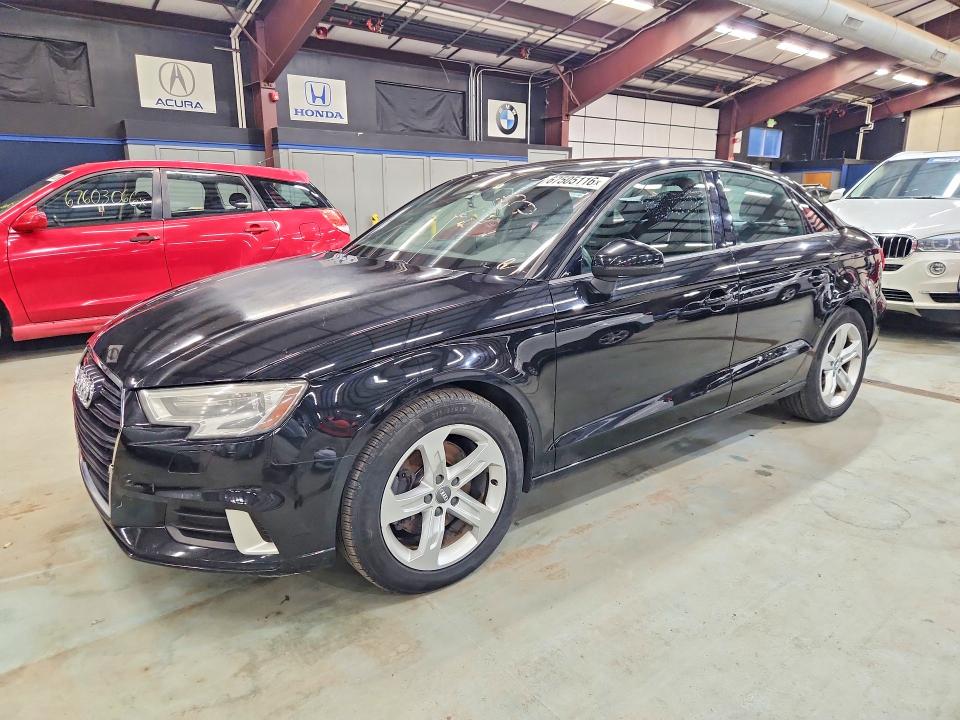 67505116 :رقم المزاد ، WAUAUGFF8J1040512 vin ، 2018 Audi A3 مزاد بيع