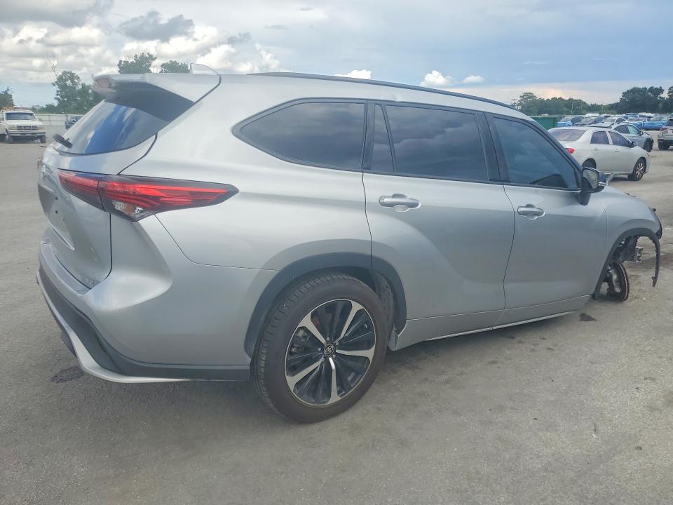 Продаж на аукціоні авто 2022 Toyota Highlander, vin: 5TDLZRAH5NS116908, номер лоту: 69694746