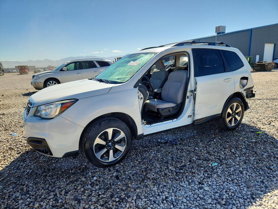67272146 :رقم المزاد ، JF2SJABCXHH435240 vin ، 2017 Subaru Forester مزاد بيع
