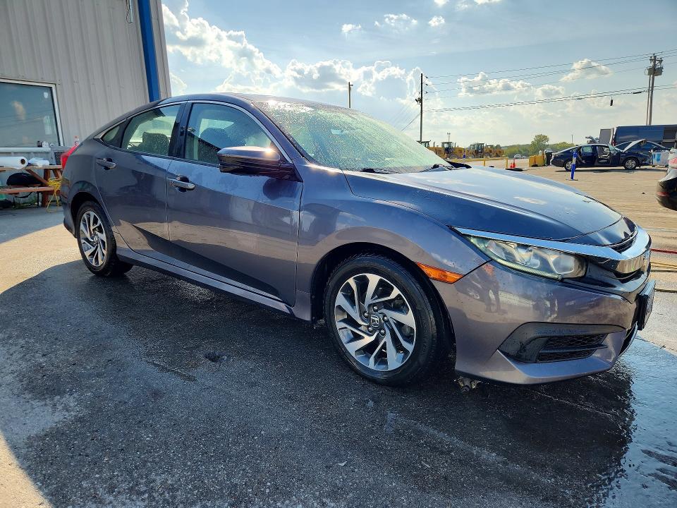 Aukcja sprzedaży 2018 Honda Civic, vin: 2HGFC2F72JH602494, numer aukcji: 67934006
