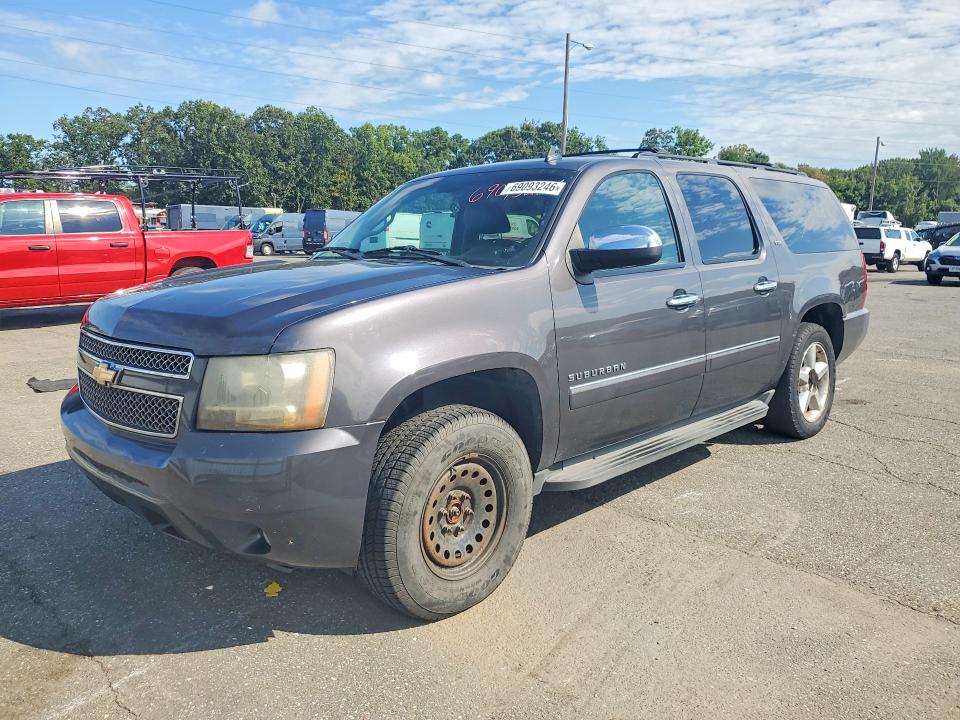 Продаж на аукціоні авто 2010 Chevrolet Suburban, vin: 1GNUKKE36AR255329, номер лоту: 69093246