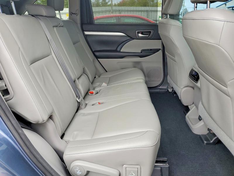 70635646 :رقم المزاد ، 5TDJZRFH3JS833379 vin ، 2018 Toyota Highlander مزاد بيع