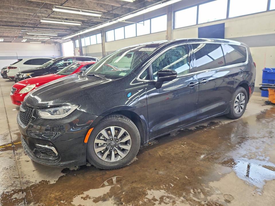 2023 Chrysler Pacifica მანქანა იყიდება აუქციონზე, vin: 2C4RC1L78PR631334, აუქციონის ნომერი: 68204366