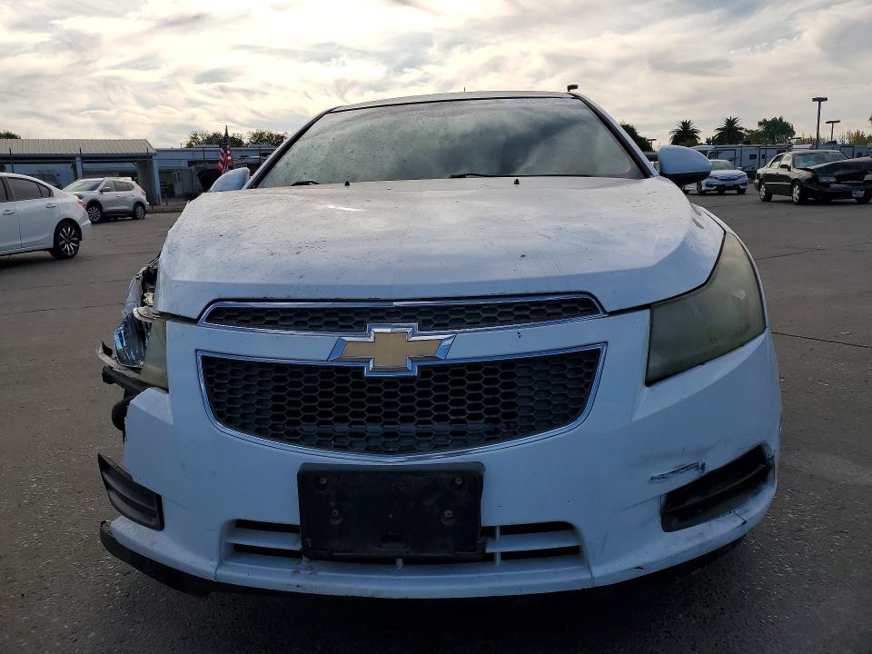 68349546 :رقم المزاد ، 1G1PF5S9XB7106853 vin ، 2011 Chevrolet Cruze مزاد بيع